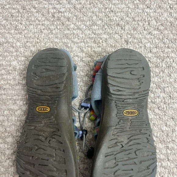 Keen Women's size 5 hiking sandals rainbow - Picture 6 of 9